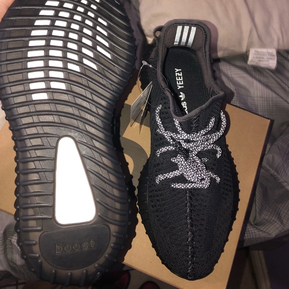 Men’s yeezy addidas 350 v2 all black - Picture 5 of 5